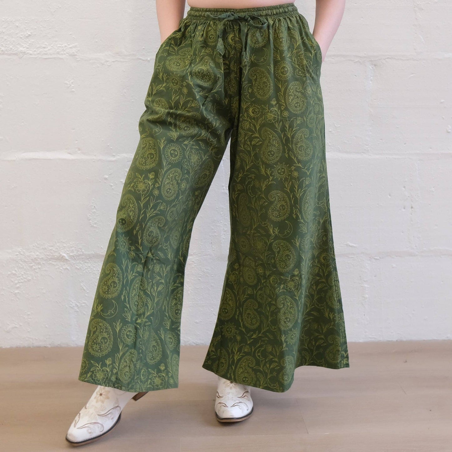 Flowy Paisley Boho Cotton Wide Leg Pants: Black / S/M