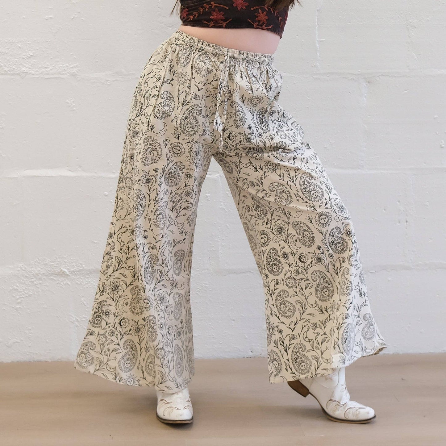 Flowy Paisley Boho Cotton Wide Leg Pants: Black / S/M